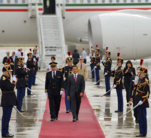 Enrique Peña Nieto llega a Francia