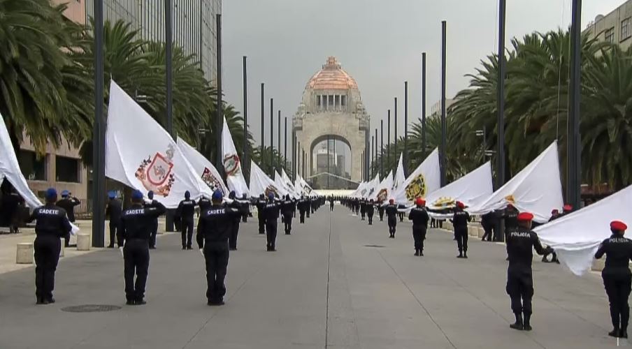 EPN encabeza izamiento de banderas por XV Aniversario de Conago. (Presidencia)