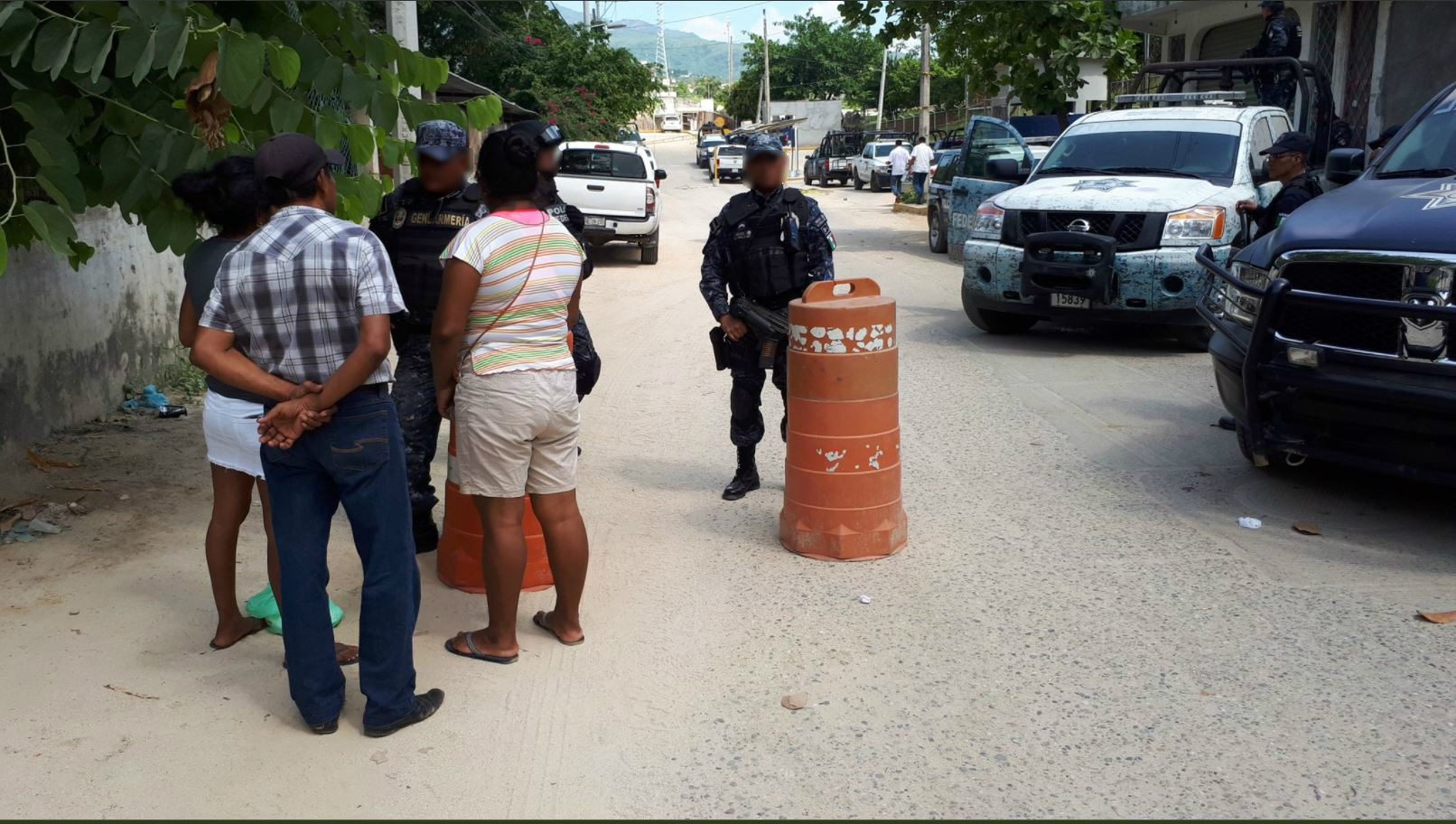 Personal de seguridad vigilan las inmediaciones del penal de acapulco