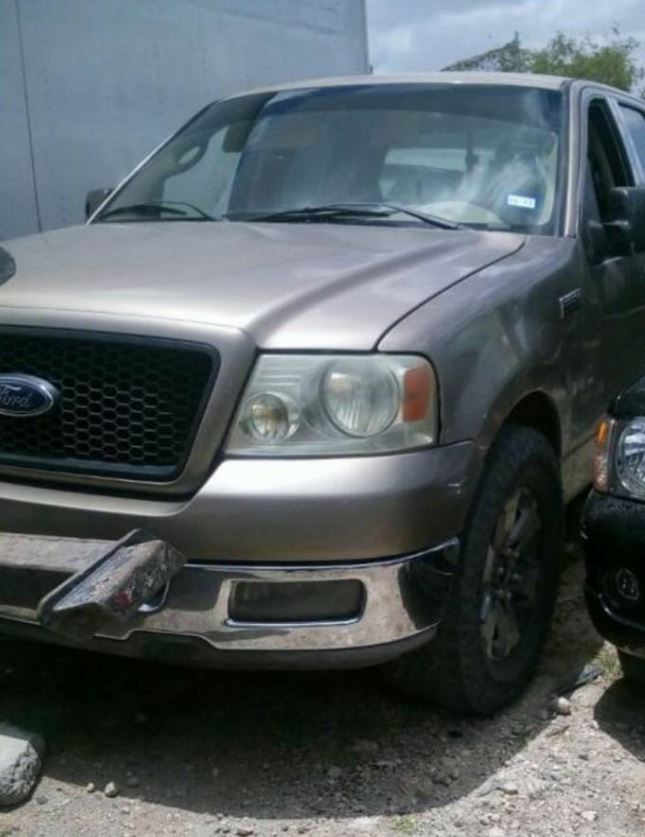 Fuerzas de seguridad aseguran camioneta con arsenal en Reynosa