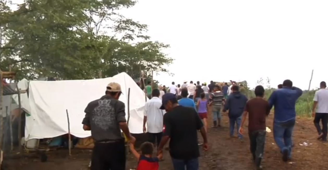 Guatemaltecos desplazados instalan un campamento en Campeche