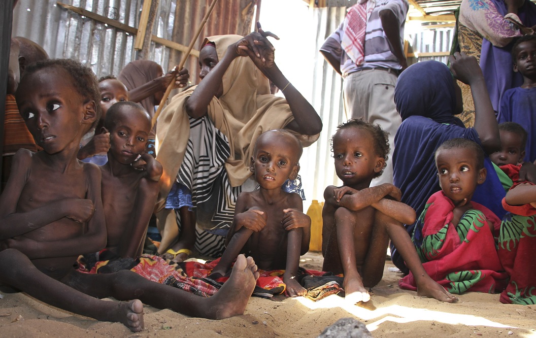 Se prevé que a finales de año cerca de 1.4 millones de niños sufrirán desnutrición en Somalia (AP)