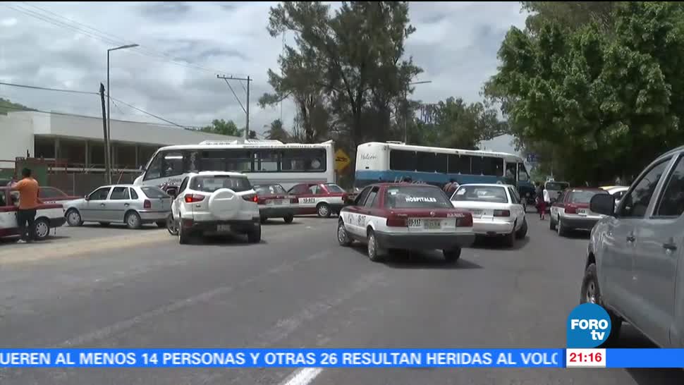 Integrantes, CNTE, realizan bloqueos, Oaxaca, exigen, contratación, estudiantes