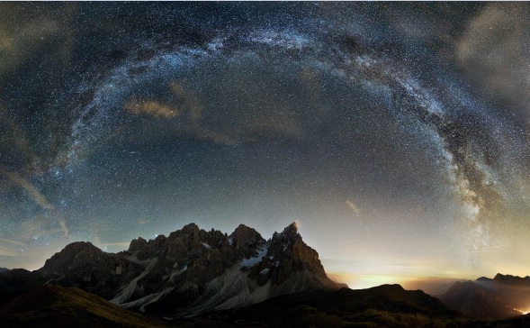 La Vía Láctea contiene hasta 100 mil millones de estrellas incapaces de brillar