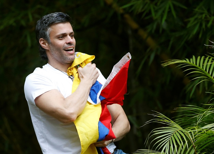 El líder de la oposición venezolana, Leopoldo López en prisión domiciliaria (Reuters)