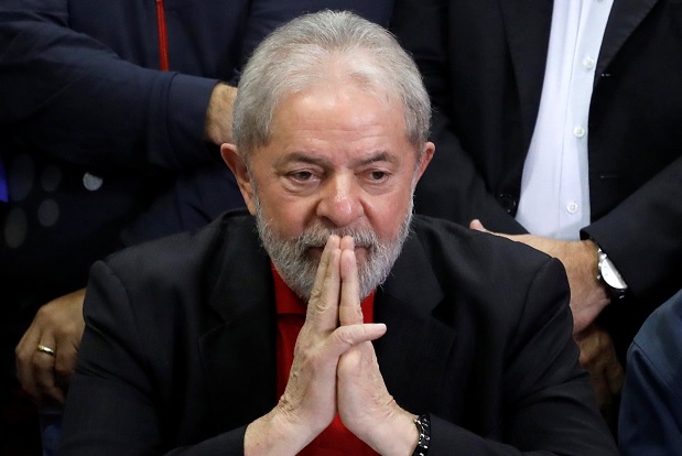 Segundo de tres magistrados confirma condena por corrupción contra Lula