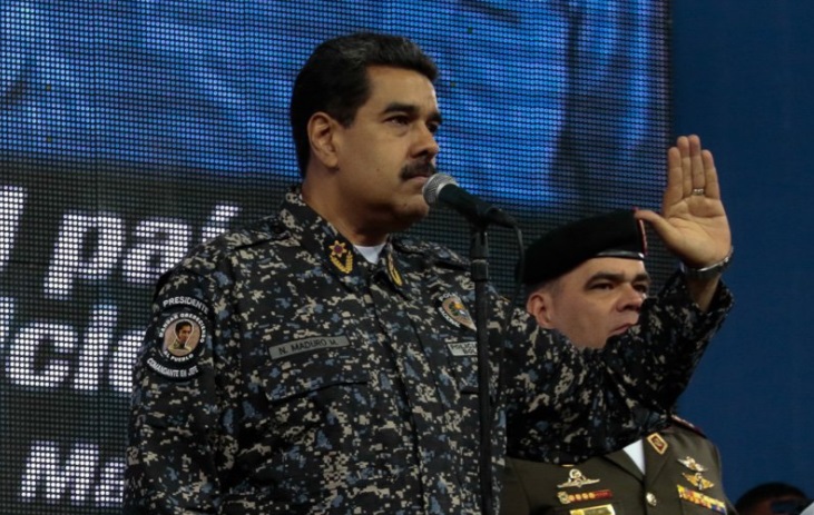 Nicolás Maduro se probó el nuevo uniforme de la Policía Nacional Bolivariana el 14 de julio durante un acto público (Foto: vtv.gob.ve)