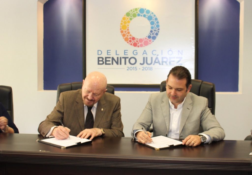 Manuel Mondragón firma convenio de colaboración con el jefe delegacional en Benito Juárez, Christian von Roehrich. (Twitter Conadic)
