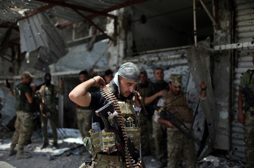 Combatientes contra militantes del Estados Islámicos en la Ciudad Vieja de Mosul (Reuters)
