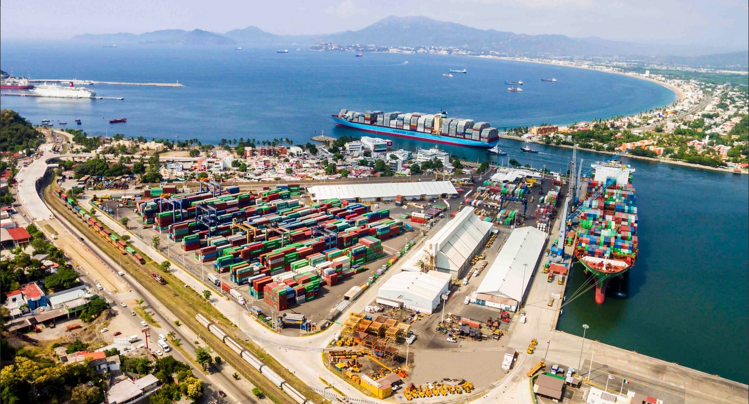 Repunta el movimiento de carga en el puerto de Manzanillo, Colima