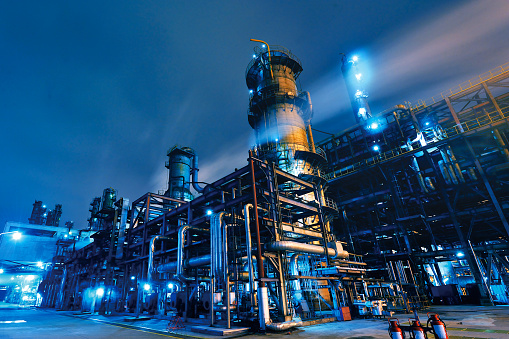 Refinería de petroleo, química y petroleoquímica