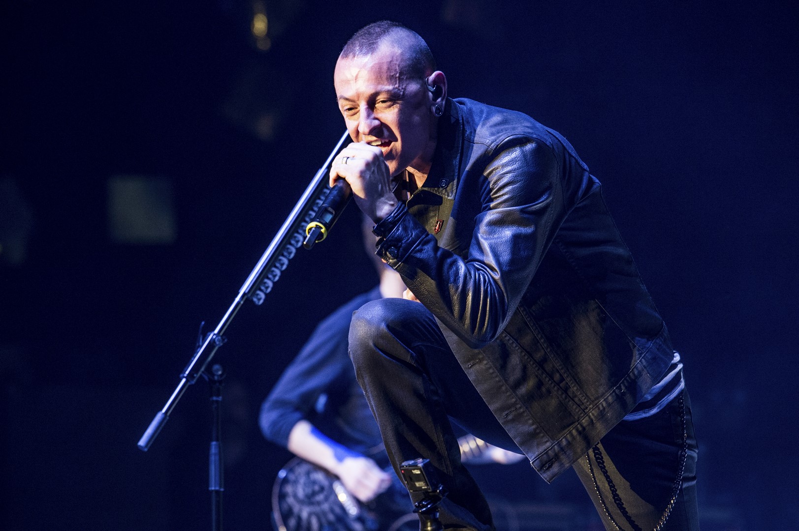 Se suicida Chester Bennington, vocalista de Linkin Park