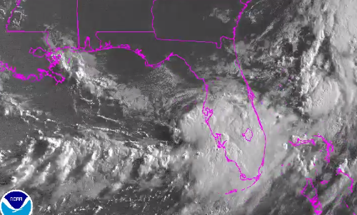 La tormenta tropical Emily se acerca a Florida