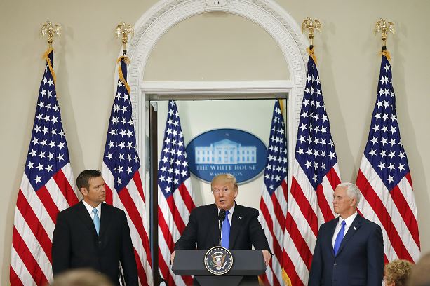 Presidente de Estados Unidos, Donald Trump, Kris Kobach, vicepresidente, Mike Pence