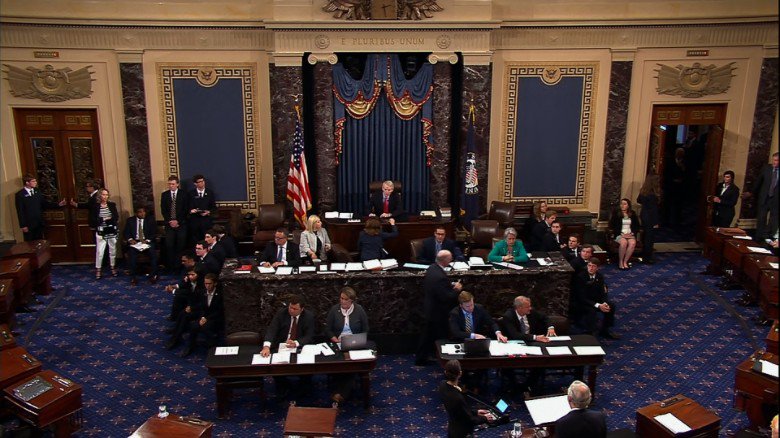 Senado de Estados Unidos renueva el programa de espionaje a extranjeros