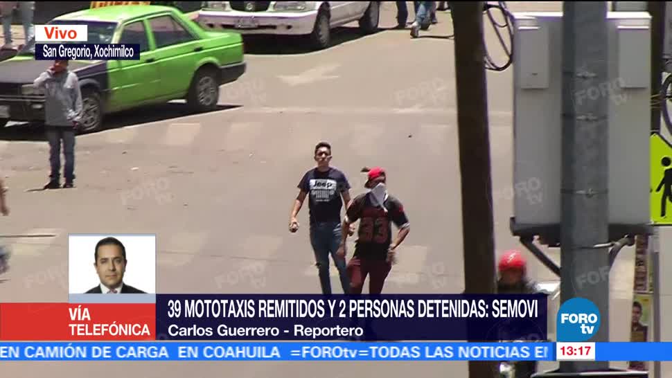 Operativo provoca enfrentamiento entre policías y mototaxistas en Xochimilco