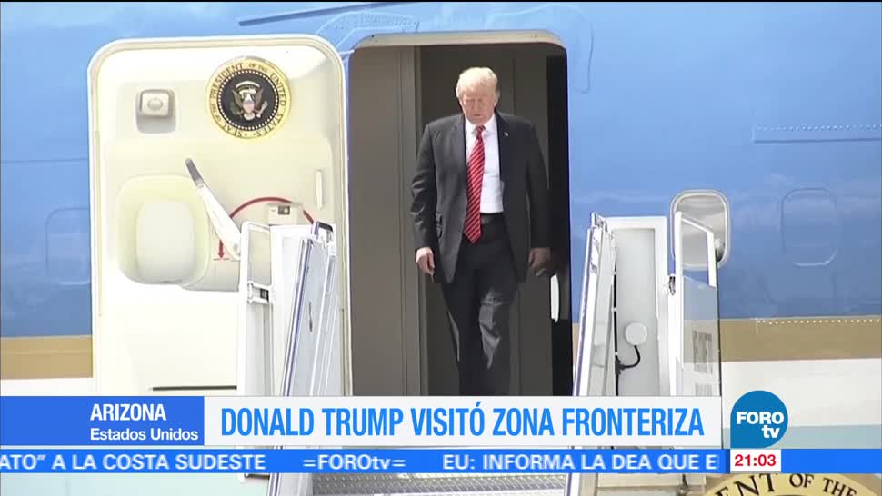 Trump visita zona fronteriza con México