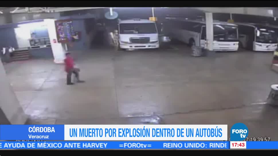 Captan momento de explosión dentro de autobús en Veracruz