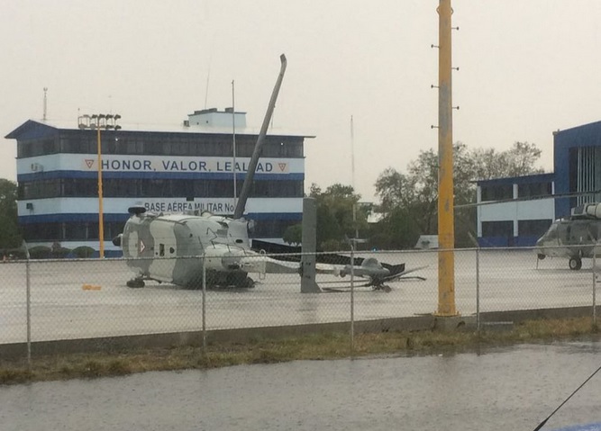 Lluvia en NL afecta aeropuerto de Apodaca Monterrey