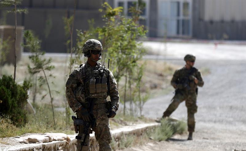 Ataque suicida convoy otan afganistan victimas