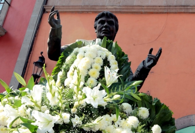 Recordarán a Juan Gabriel a un año de su muerte en Plaza Garibaldi