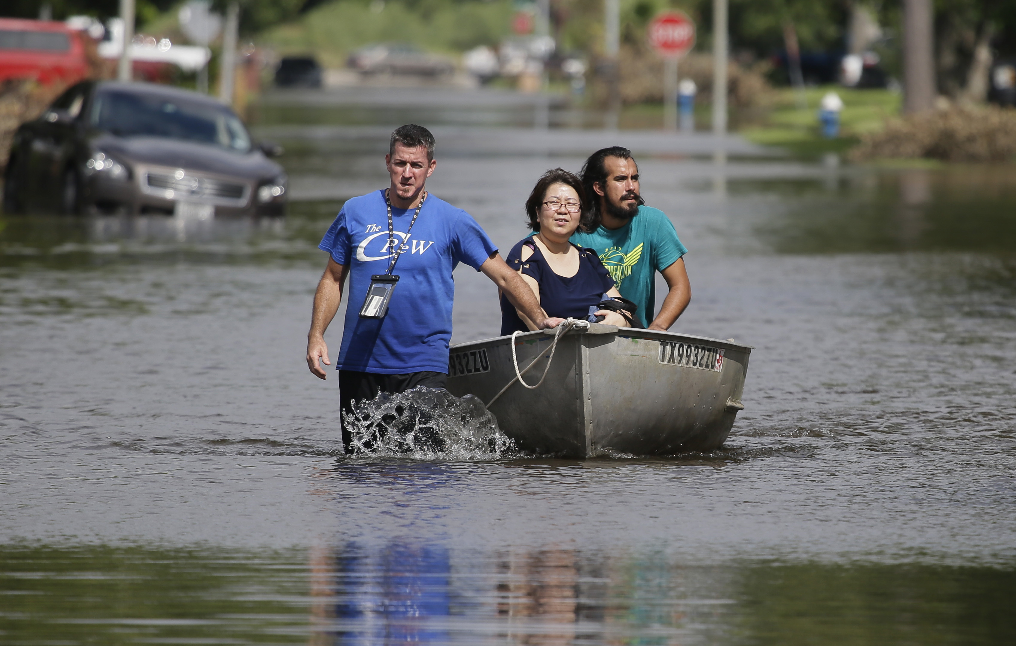 voluntarios ayudan personas atrapadas inundaciones texas