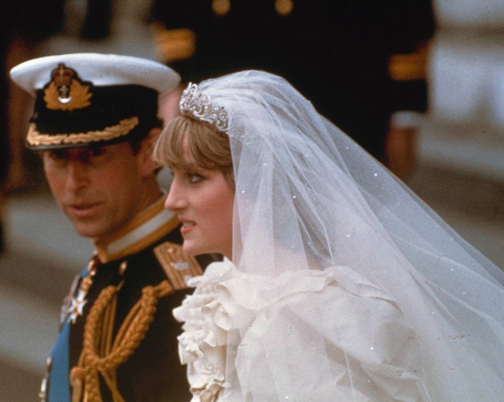 AP restaura y publica filme de la boda de Carlos y Lady Diana