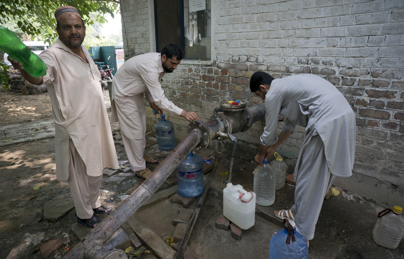 Arsénico en agua potable amenaza la salud de más de 50 millones de paquistaníes