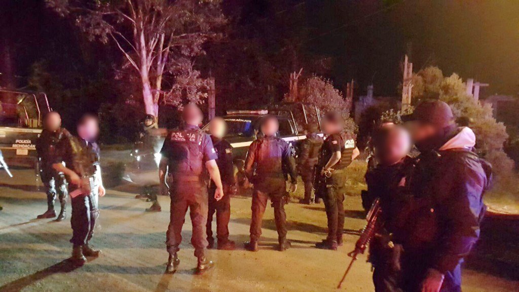 Aseguran a dos personas y una pipa con reporte de robo en Pátzcuaro, Michoacán