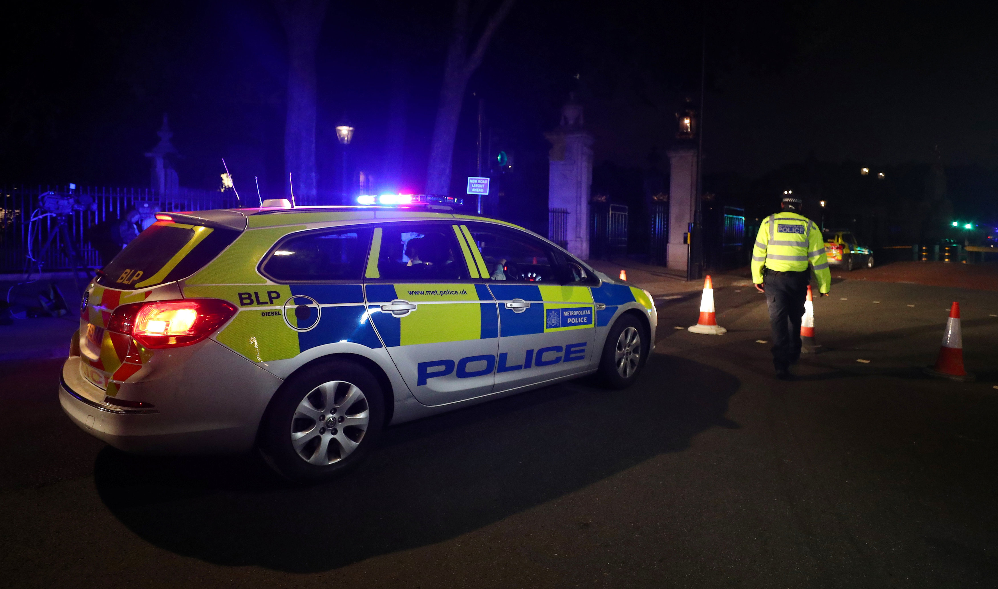 Arrestan hombre atacar cuchillo policias britanicos