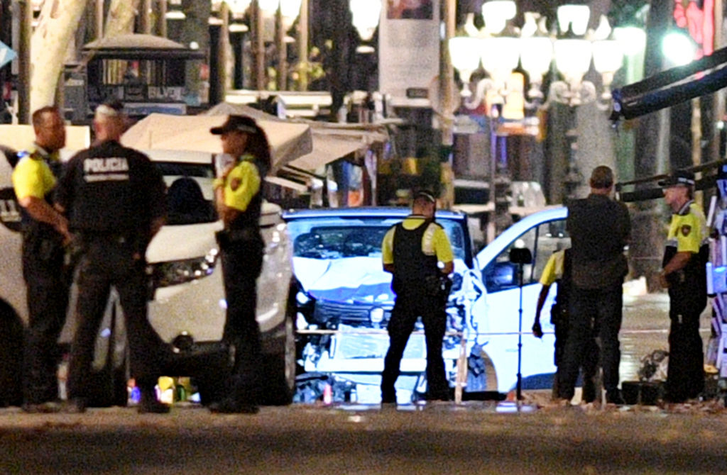 Conductor camioneta usada atentado Barcelona sigue profugo