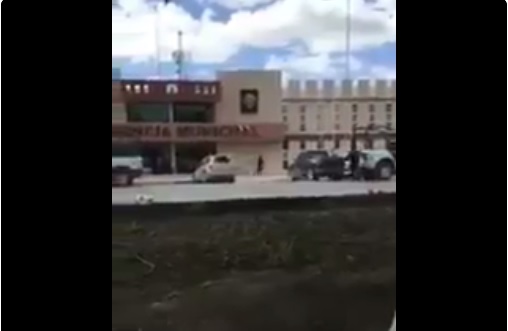Impacta camioneta alcaldía de Río Bravo Tamaulipas