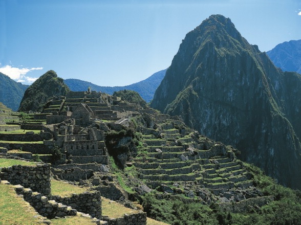 Perú evalúa construir un teleférico a Machu Picchu