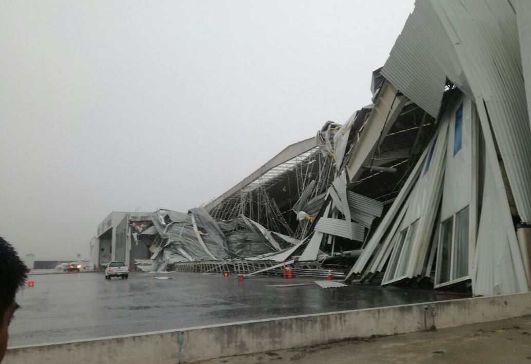 Lluvia afecta aeropuerto de Apodaca Monterrey