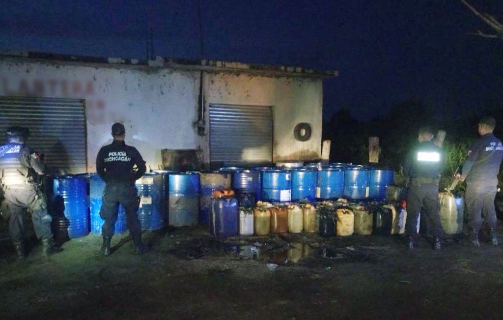 Detienen a 17 por compra y venta de combustible en Michoacán