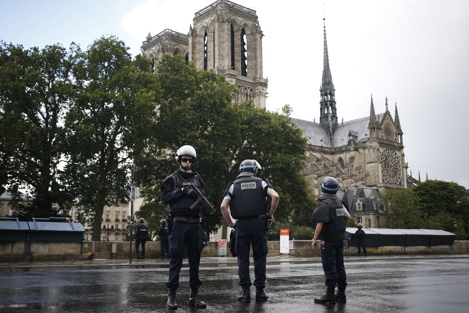 Dispositivo de seguridad en Notre Dame París