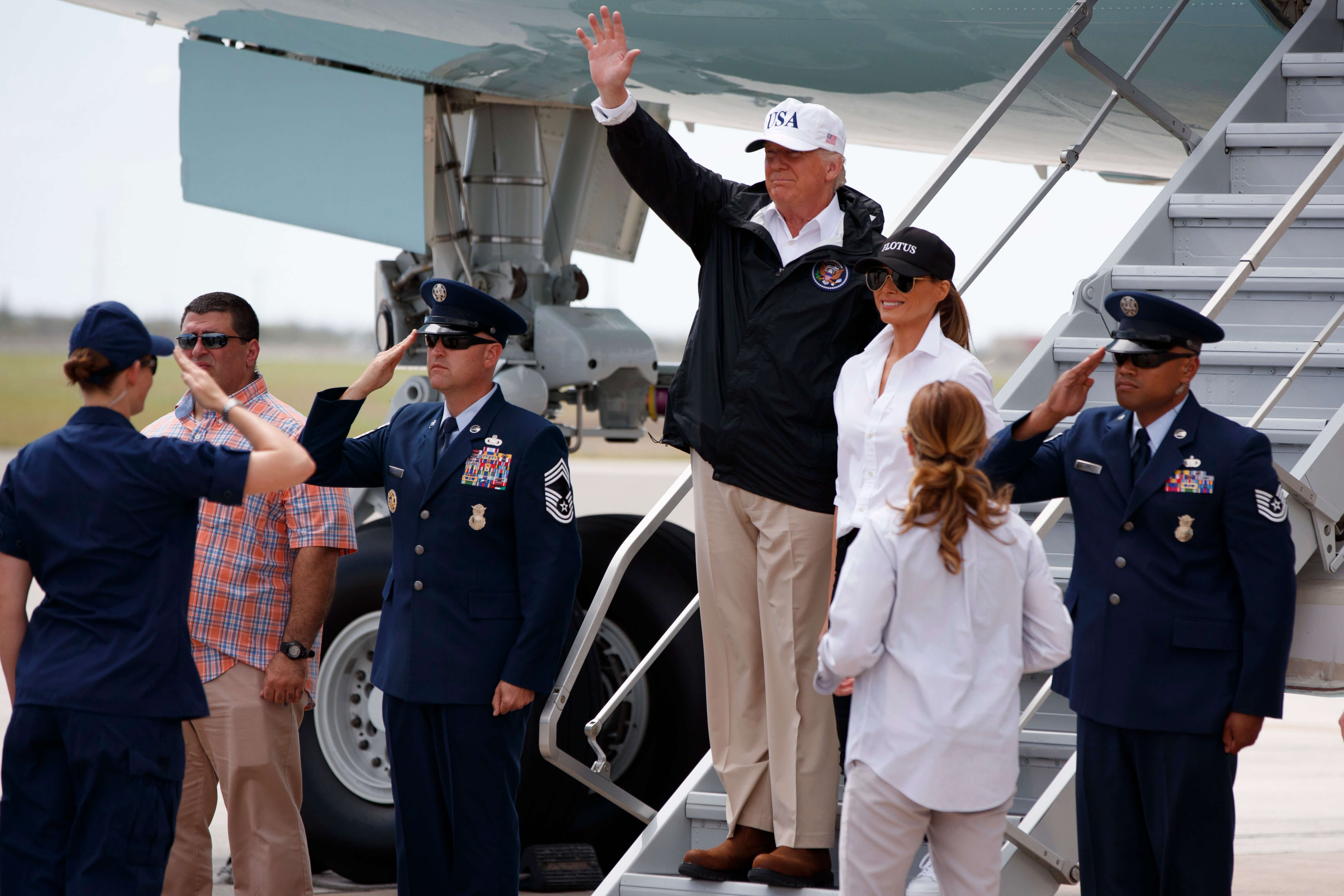 Donald y Melania Trump aterrizan en Corpus Christi, Texas