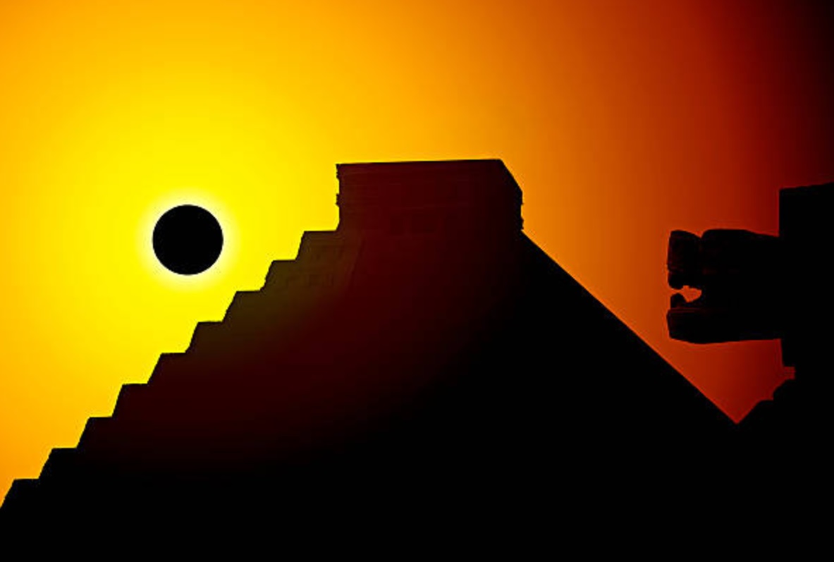El eclipse para los mayas, conflicto entre la Luna y el Sol