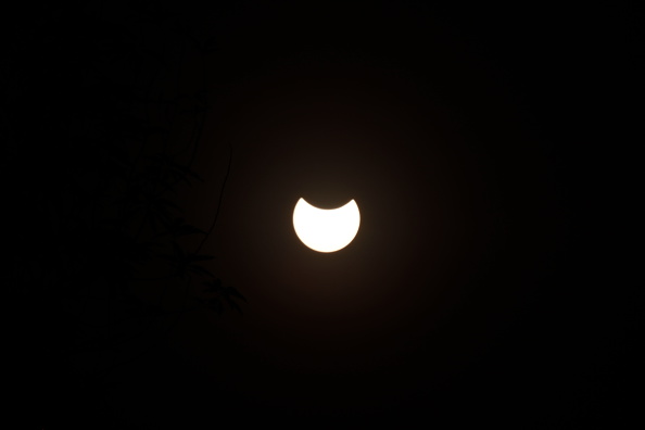 Cofepris emiten recomendaciones para ver el eclipse de sol del lunes