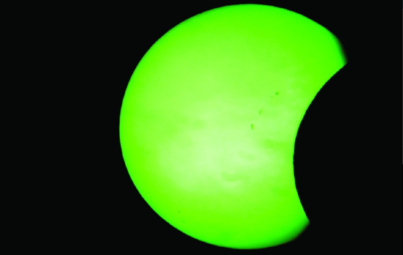 unversitarios unam estudian corona eclipse solar