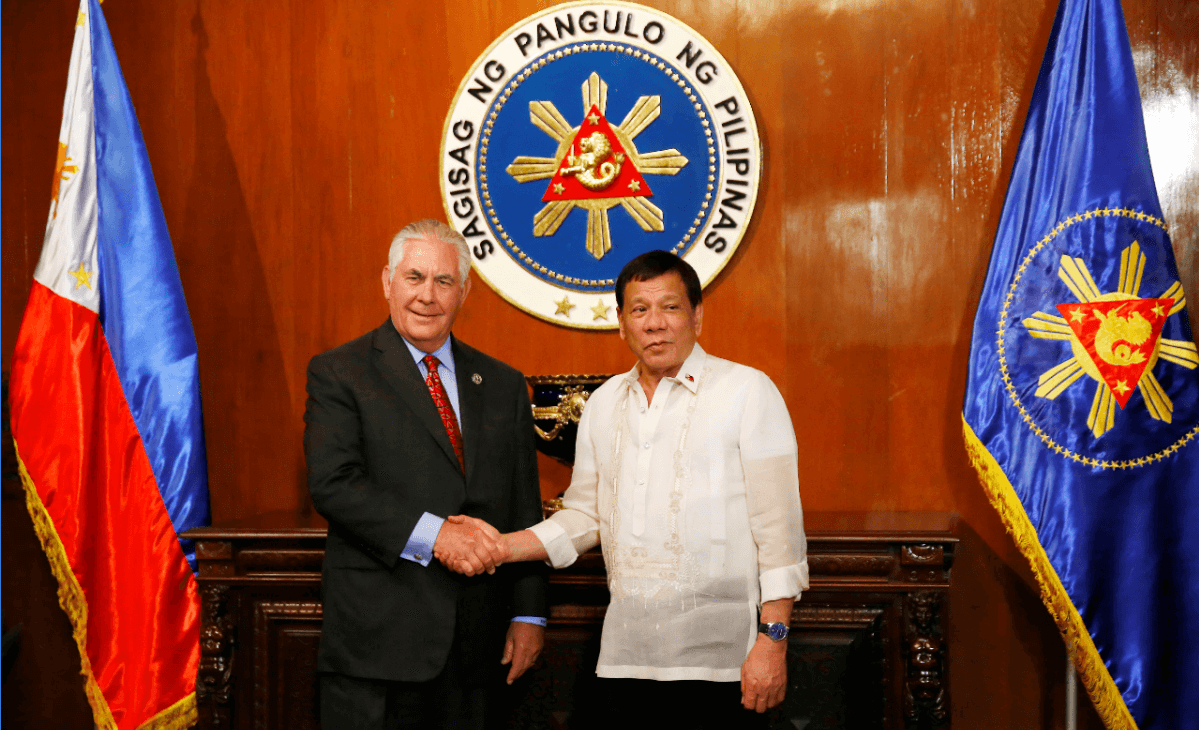 Rex Tillerson y Rodrigo Duterte en Manila