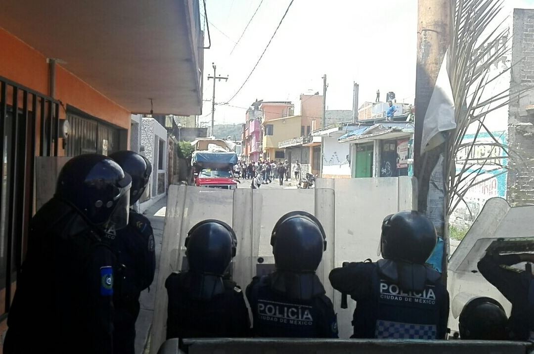 Enfrentamiento en Xochimilco entre granaderos y mototaxistas