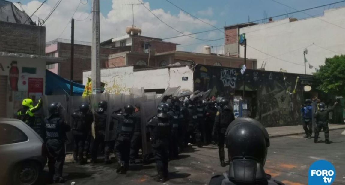 enfrentamiento entre policias y mototaxis xochimilco