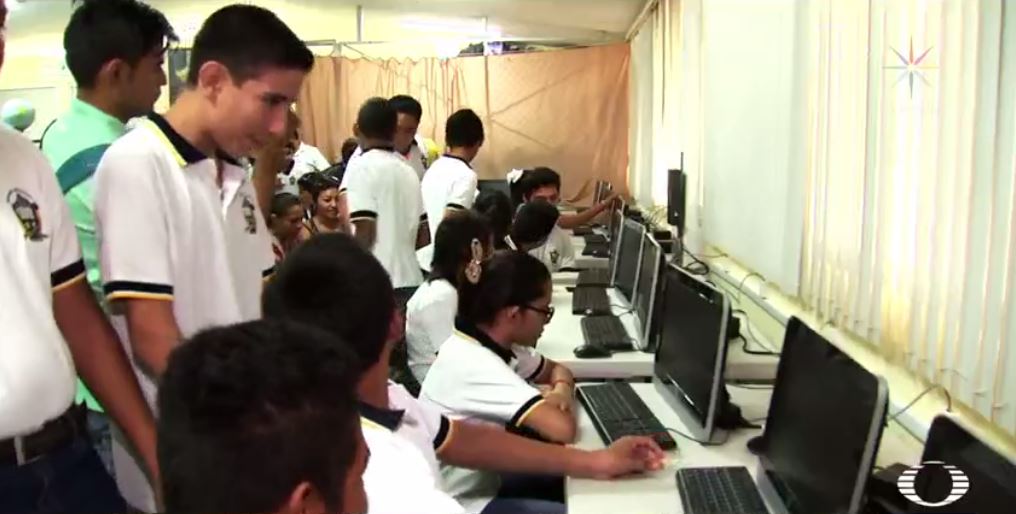 Escuela de Yucatán recibe 15 computadoras tras ganar concurso de Educacción
