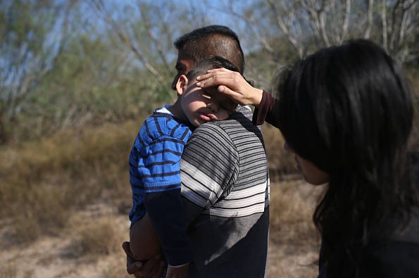 Autoridades dejan varados a inmigrantes en San Antonio pese a 'Harvey'