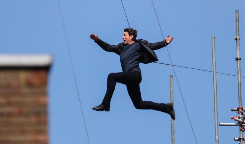 Tom Cruise resulta herido durante escena de "Mission Impossible 6"