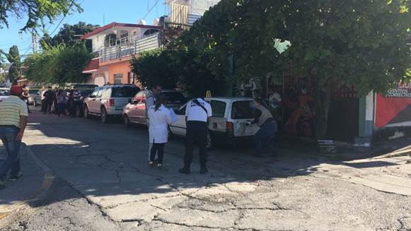 Hallan cuatro cuerpos dentro de un auto en Chilpancingo