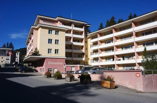 Hotel suizo pide a judíos bañarse antes de entrar a la alberca