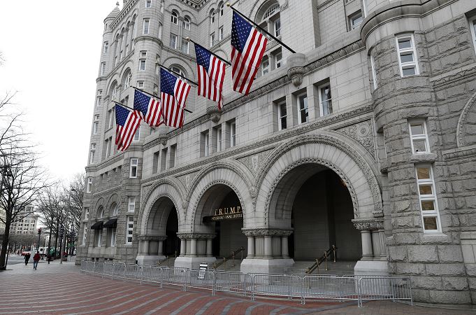 Hotel de Trump en Washington gana 2 mdd en cuatro meses