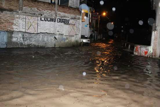 Se desborda un arroyo en Tixtla, Guerrero; dos casas sufren daños